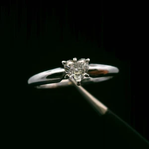 Platinum 0.30ct Heart-Shaped Diamond Ring – Size 6.75 – 3.64g - Picture 1 of 9