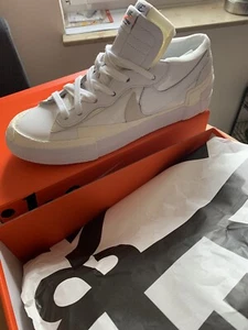 Nike x Sacai Blazer Low Patent Leather White/Sail EU 45,5 NEU - Bild 1 von 3