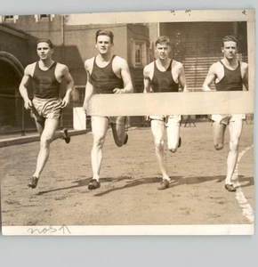 PENN U Championship Relay Team Track & Field BILL CAR 1935 Press Photo - Picture 1 of 2