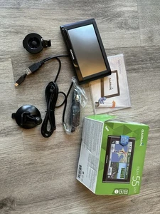 GARMIN NUVI 55LMT GPS FOR AUTOMOBILE LIFETIME UPDATES NEW TO EXCELLENT CONDITION - Picture 1 of 6