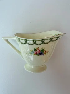 Royal Doulton Milk Jug / Creamer – Floral Garland Pattern – Excellent Condition - Picture 1 of 8