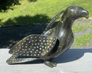 GROßE handgeschnitzte Inuit Serpentin Adler Vogel grüner Stein einheimische Kunst Skulptur - Bild 1 von 14