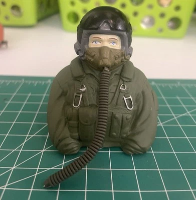 Busto de piloto de radiocontrol piloto a reacción con manguera de oxígeno escala 1/7 a 1/6 verde J1 Foto 1 de 3