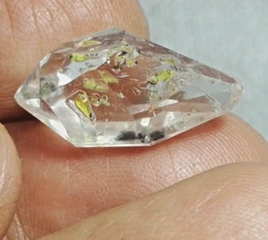 14.50 Cts Fancy Cut Faceted Fluorescent Petroleum Quartz With Moving Bubbles - Picture 1 of 8