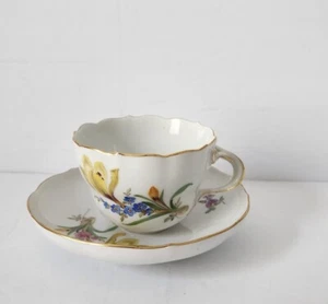 ANTIQUE MEISSEN PORCELAIN COFFEE Tea CUP & SAUCER Floral Scattered Flowers Full - Picture 1 of 23