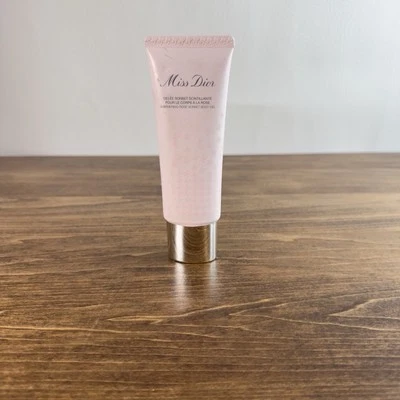 Leche de ducha Miss Dior Rose Granita, 2,5 fl oz - NUEVA/SELLADA (sin caja) precio de venta sugerido por el fabricante 55 USD Foto 1 de 4