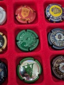 CAPSULE DE CHAMPAGNE PERRIER JOUET ESTAMPEE - Imagen 1 de 2