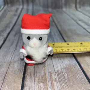 Calico Critters Epoca Famiglie Sylvaniane Natale Gatto Grigio e Bianco Babbo Natale - Foto 1 di 8