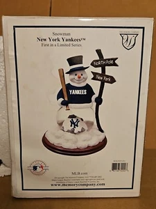 Memory Company New York Yankees  MLB  SNOWMAN SNOWGLOBE 1ST In Series RARE USED - Picture 1 of 8