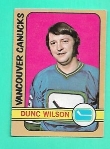 (1) DUNC WILSON 1972-73 O-PEE-CHEE # 18 CANUCKS GOALIE EX/EX+ CARD (V7065)  