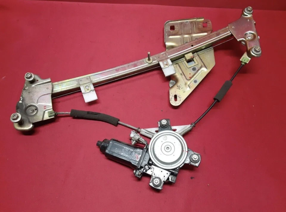 1992 - 1996 Lexus ES300 FRONT LEFT Window Regulator & Motor 69820-32120 - Image 1 of 1