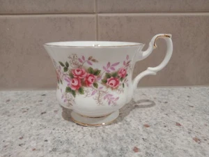 Royal Albert. Lavender Rose. Tea Cup. Made In England. - Picture 1 of 7