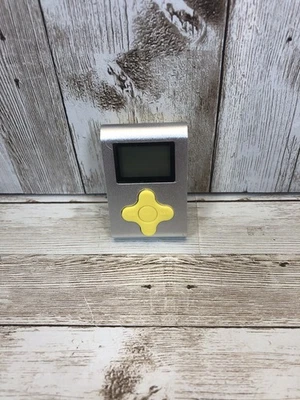 ECLIPSE By J lab Fit Clip 4GB MP3 Player (Silver/Yellow) W/Clip - Image 1 of 4