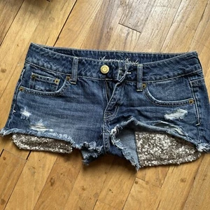 American Eagle Womens Size 0 Blue Jean Denim Sequin pocket shorts - Picture 1 of 4