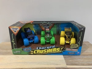 Monster Jam Charged Crushers Trucks Grave Digger Earth Shaker Son-Uva 1:64 Set - Picture 1 of 11