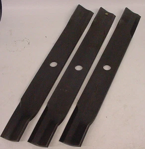 JOHN DEERE Genuine Blade set of 3 M141785 60" mower decks 400 series tractors - Picture 1 of 1