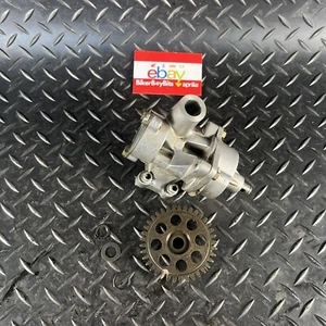 ♻️ SUZUKI GSX600F 1988-1996 - Oil Pump + Gear ♻️ - Picture 1 of 9
