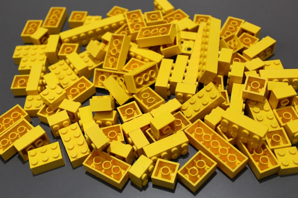 LEGO System 100 Basic Bausteine Basicsteine zweireihig gelb yellow #4040 - Bild 1 von 1