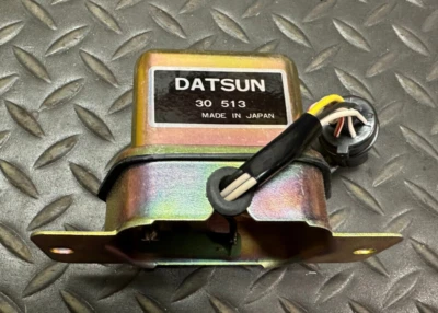 Bosch Voltage Regulator - 30 513 / 30513 - Fits Nissan / Datsun 620, 1200 & More - Image 1 of 4