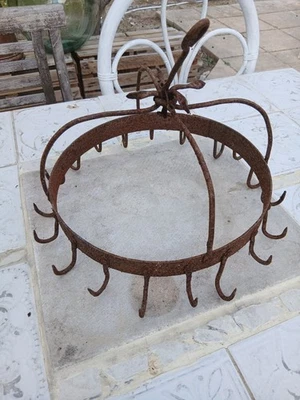 ancienne courrone d'office datant du XVIII en fer forgé  - Photo 1/4