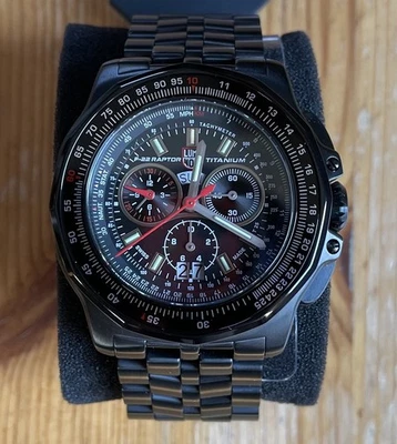 Reloj de cuarzo Luminox para hombre XA.9272 F-22 Raptor 44 mm esfera negra titanio  Foto 1 de 4