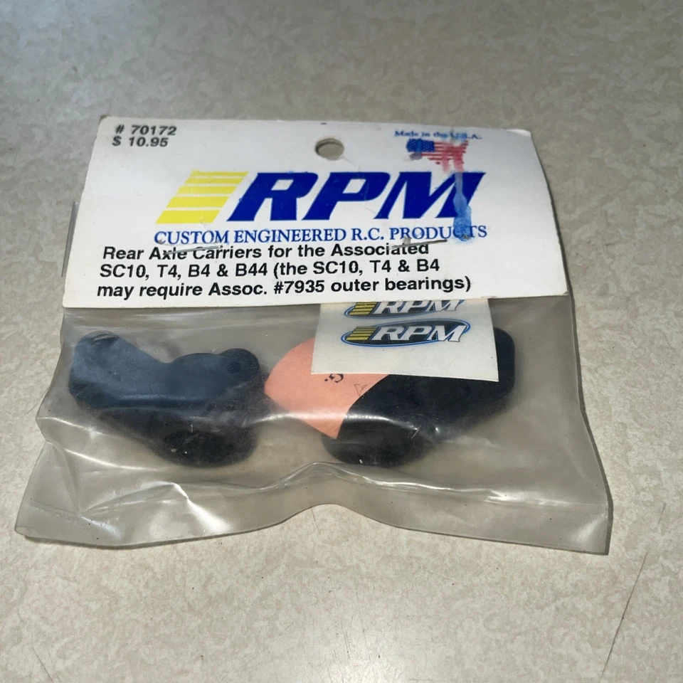 RPM Associated B4 B44 T4 SC10 Series Rear Axle Carrier Set Plastic Black 70172 - Image 1 of 1