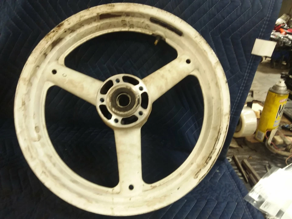 Llanta delantera blanca doblada oscilaciones para Suzuki TL1000R TL 1000 R 2001 01 98-03 Foto 1 de 4