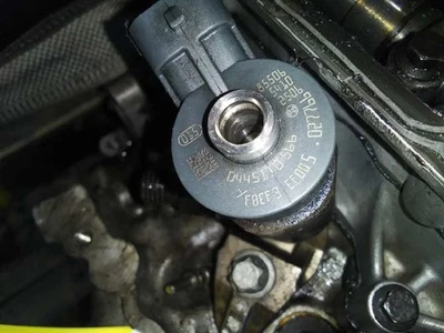 0445110566 INJECTOR / 996854 FOR CITROËN C4 CACTUS SHINE - Image 1 of 4