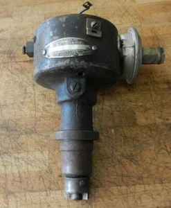 1951-52 Cadillac Series 60 61 62 75 86 331 5.4L V8 used distributor 1110820 1D4 - Picture 1 of 6