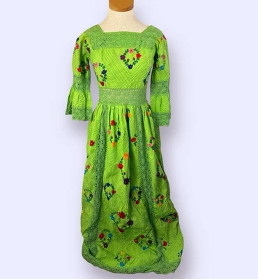 Vestido Mexicano Bordado Manga Larga Verde Encaje Tradicional Foto 1 de 4