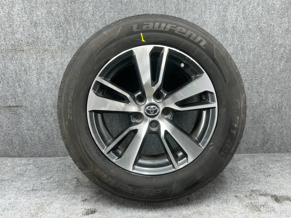 TOYOTA RAV4 XLE 16-18 OEM 5 TWIN SPOKE WHEEL RIM 17X7 17" W/ TIRE 225/65R17 80K - Image 1 of 4