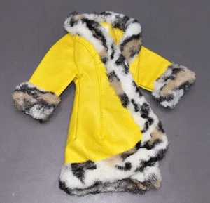 (#1) Vintage 1970 Barbie Great Coat #1459 Yellow Faux Leopard Fur Trim Jacket - Picture 1 of 4