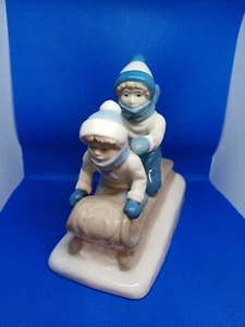 Porcelain Figurine, Children Sledding By Porcelana De Cuernavaca, Paul Sebastian - Picture 1 of 4