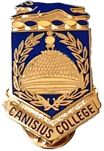Vintage Canisius College Emaille Krawatte Heft/Reversnadel von Kinney, Providence, RI - Bild 1 von 2
