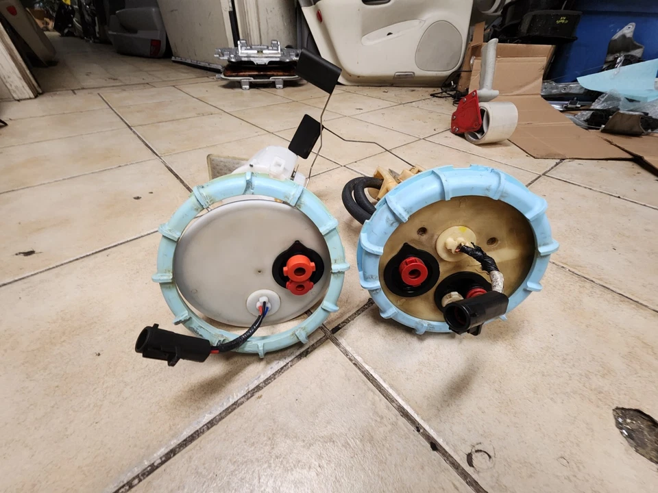 2000 2001 2002 LINCOLN LS FUEL PUMP FUEL SENDING UNIT - Image 1 of 2