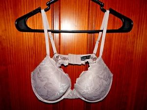 TAHARI LIGHT LACY PUSHUP BRA, UNDERWIRE, MEDIUM PADDING, SIZE 38 C, NWOT - Picture 1 of 3