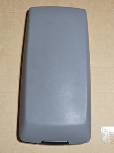 2005-2007 Dodge Magnum Center Console Light Gray Vinyl Armrest Top Lid OEM - Picture 1 of 8