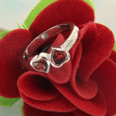 Gift For Her 1.50 Ct Lab Red Garnet Heart Engagement Ring in 925 Silver Size 5.5 - Imagem 1 de 4