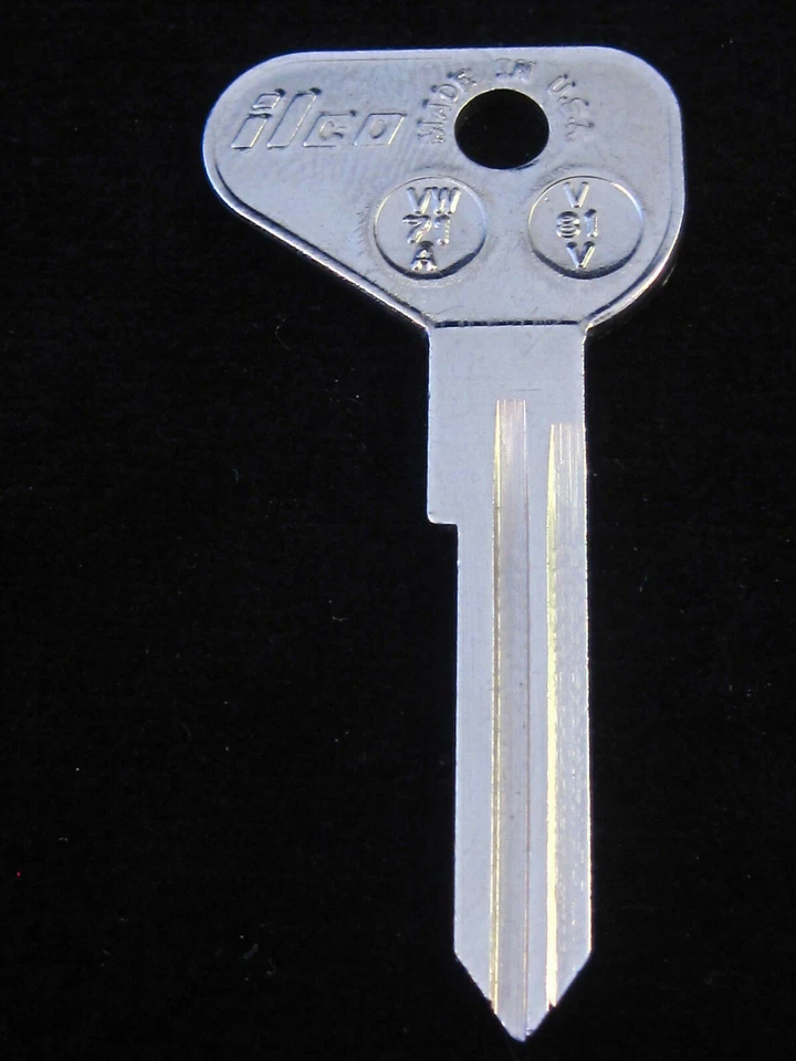 VW71A VOLKSWAGEN BUS & CAMPER COMBI KEY 1971-79, VW THING 1973-1974 "R" Profile - Imagem 1 de 4