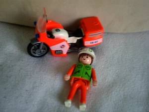 Playmobil 3924 Notarzt Motorrad mit Sanitäter - Bild 1 von 1