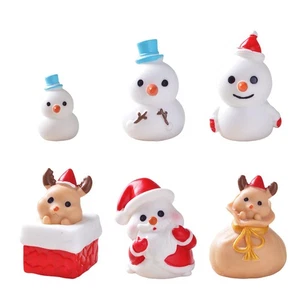 Juego de 6 lindas estatuillas miniatura navideñas de resina, con un reno, Santa,_ - Imagen 1 de 7