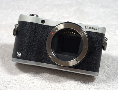 Samsung NX300 Camera Body, 20.3MP,  Black, Excellent Condition + Accessories - Image 1 of 4
