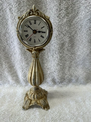 Quartz Accents Deco Metal Clock Cream Beige Cover