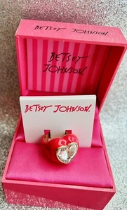 NWT Betsey Johnson Candyland Collection Chunky Lucite Heart Ring - Picture 1 of 4