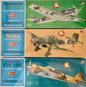 Tres kits de modelos voladores - madera de balsa de Guillow, aviones de combate alemanes de la Segunda Guerra Mundial GRP-0150 - Imagen 1 de 7