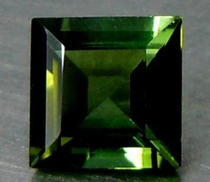 TOPACIO VERDE 8 MM CORTE CUADRADO VVS HERMOSO COLOR - Imagen 1 de 1