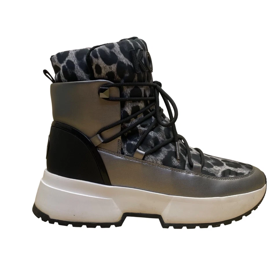 Botas femininas Michael Kors de cano alto com estampa de leopardo preto e cinza aprox. Tamanho 8/8,5 - Imagem 1 de 4