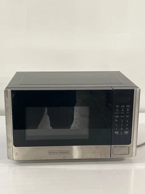 Black + Decker Stainless Steel Microwave Oven 0.9cu.ft 900W - Model: EM925AB9 - Image 1 of 4
