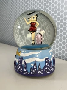 Westland 2009 Betty Boop Jetsetter Musical Snow Globe 20098 King Of The Road - Picture 1 of 8
