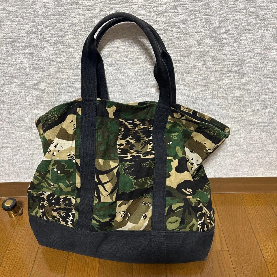 Auténtico bolso de mano de lona camuflado A Bathing Ape de gran capacidad verde/negro Foto 1 de 3